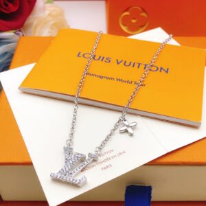 LV classic necklace