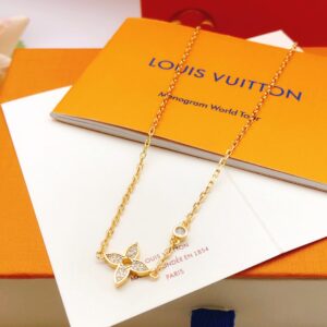 LV classic necklace