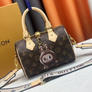 LV exquisite bag
