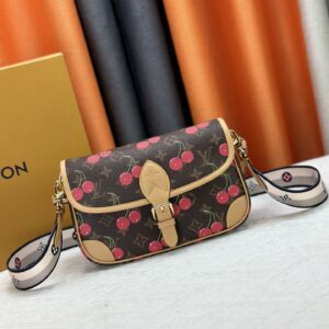 LV exquisite bag